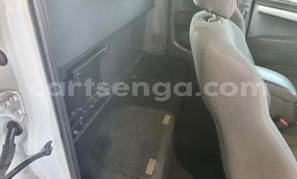 Acheter Occasion Voiture Isuzu KB Blanc à Manzini, Manzini Acheter Occasion Voiture Isuzu KB Blanc à Manzini, Manzini