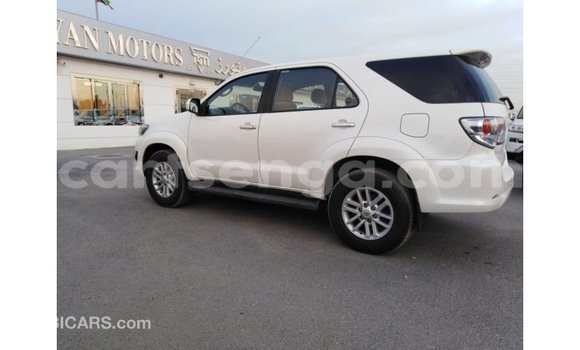 Buy Import Toyota Fortuner White Car in Import - Dubai in Hhohho Buy Import Toyota Fortuner White Car in Import - Dubai in Hhohho