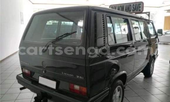 Buy Used Volkswagen Caravelle Black Car in Manzini in Manzini Buy Used Volkswagen Caravelle Black Car in Manzini in Manzini