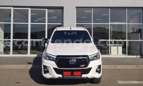 Buy Used Toyota Hilux White Car in Manzini in Manzini