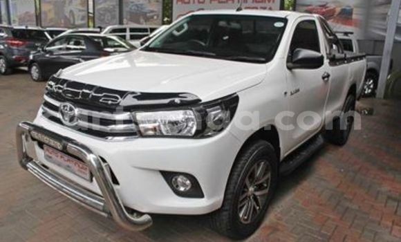 Buy Used Toyota Hilux White Car in Bulembu in Hhohho Buy Used Toyota Hilux White Car in Bulembu in Hhohho