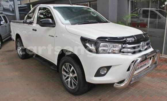 Nunua Ilio tumika Toyota Hilux White Gari ndani ya Bulembu nchini Hhohho Nunua Ilio tumika Toyota Hilux White Gari ndani ya Bulembu nchini Hhohho