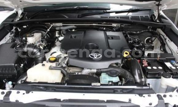 Nunua Ilio tumika Toyota Hilux White Gari ndani ya Bulembu nchini Hhohho Nunua Ilio tumika Toyota Hilux White Gari ndani ya Bulembu nchini Hhohho