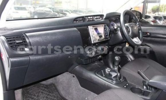 Nunua Ilio tumika Toyota Hilux White Gari ndani ya Bulembu nchini Hhohho Nunua Ilio tumika Toyota Hilux White Gari ndani ya Bulembu nchini Hhohho