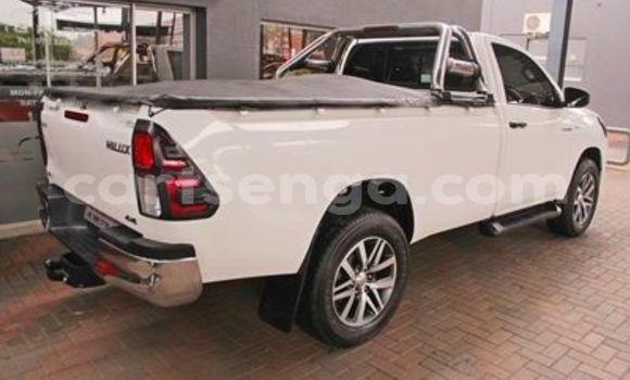 Nunua Ilio tumika Toyota Hilux White Gari ndani ya Bulembu nchini Hhohho Nunua Ilio tumika Toyota Hilux White Gari ndani ya Bulembu nchini Hhohho