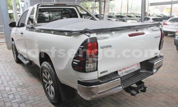 Nunua Ilio tumika Toyota Hilux White Gari ndani ya Bulembu nchini Hhohho Nunua Ilio tumika Toyota Hilux White Gari ndani ya Bulembu nchini Hhohho