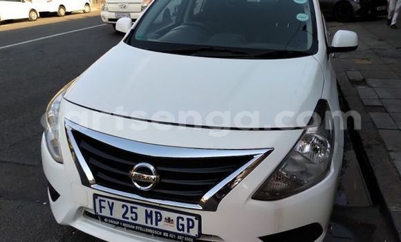 Nunua Ilio tumika Nissan Almera White Gari ndani ya Big Bend nchini Lubombo