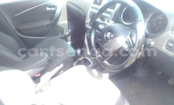 Nunua Ilio tumika Volkswagen Polo White Gari ndani ya Ezulwini nchini Hhohho Nunua Ilio tumika Volkswagen Polo White Gari ndani ya Ezulwini nchini Hhohho