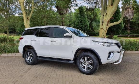 Acheter Occasion Voiture Toyota Fortuner Blanc à Manzini, Manzini Acheter Occasion Voiture Toyota Fortuner Blanc à Manzini, Manzini
