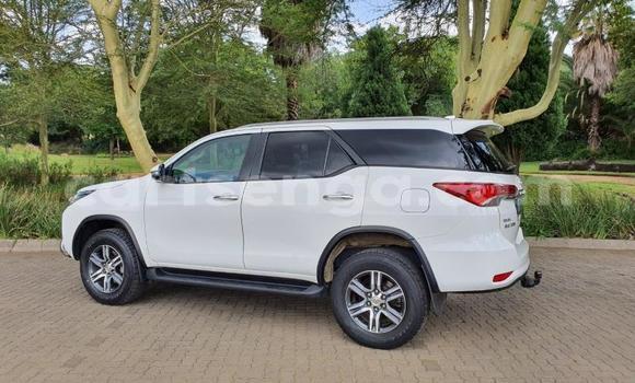 Acheter Occasion Voiture Toyota Fortuner Blanc à Manzini, Manzini Acheter Occasion Voiture Toyota Fortuner Blanc à Manzini, Manzini