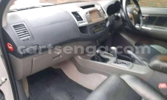 Nunua Ilio tumika Toyota Hilux Silver Gari ndani ya Manzini nchini Manzini Nunua Ilio tumika Toyota Hilux Silver Gari ndani ya Manzini nchini Manzini