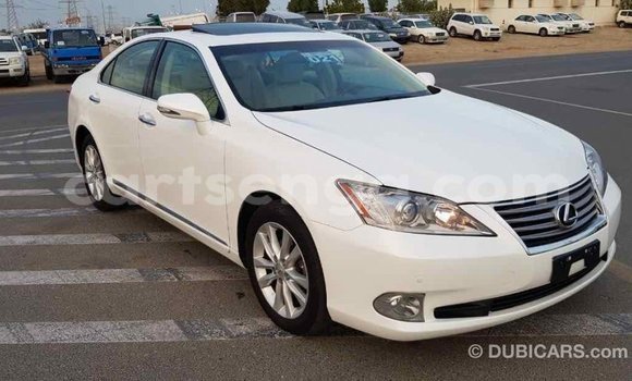 Buy Import Lexus ES White Car in Import - Dubai in Hhohho Buy Import Lexus ES White Car in Import - Dubai in Hhohho