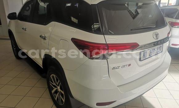 Acheter Occasion Voiture Toyota Fortuner Blanc à Mbabane, Manzini Acheter Occasion Voiture Toyota Fortuner Blanc à Mbabane, Manzini