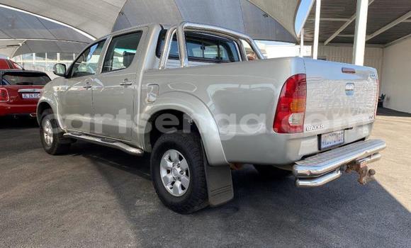 Nunua Ilio tumika Toyota Hilux Silver Gari ndani ya Import - Dubai nchini Hhohho