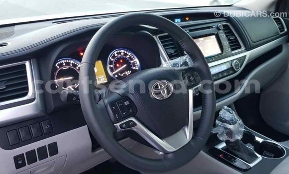 Buy Import Toyota Highlander Other Car in Import - Dubai in Hhohho Buy Import Toyota Highlander Other Car in Import - Dubai in Hhohho