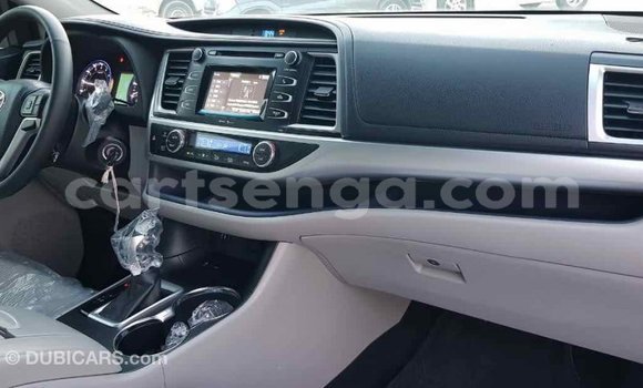 Buy Import Toyota Highlander Other Car in Import - Dubai in Hhohho Buy Import Toyota Highlander Other Car in Import - Dubai in Hhohho