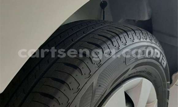 Nunua Ilio tumika Toyota Avanza White Gari ndani ya Manzini nchini Manzini Nunua Ilio tumika Toyota Avanza White Gari ndani ya Manzini nchini Manzini