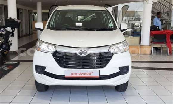 Nunua Ilio tumika Toyota Avanza White Gari ndani ya Manzini nchini Manzini Nunua Ilio tumika Toyota Avanza White Gari ndani ya Manzini nchini Manzini