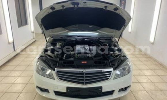 Nunua Ilio tumika Mercedes‒Benz C–Class White Gari ndani ya Ezulwini nchini Hhohho Nunua Ilio tumika Mercedes‒Benz C–Class White Gari ndani ya Ezulwini nchini Hhohho