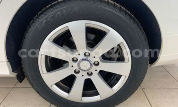 Nunua Ilio tumika Mercedes‒Benz C–Class White Gari ndani ya Ezulwini nchini Hhohho Nunua Ilio tumika Mercedes‒Benz C–Class White Gari ndani ya Ezulwini nchini Hhohho