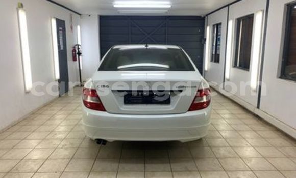 Nunua Ilio tumika Mercedes‒Benz C–Class White Gari ndani ya Ezulwini nchini Hhohho Nunua Ilio tumika Mercedes‒Benz C–Class White Gari ndani ya Ezulwini nchini Hhohho