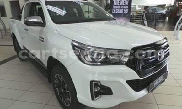 Buy Used Toyota Hilux White Car in Ezulwini in Hhohho