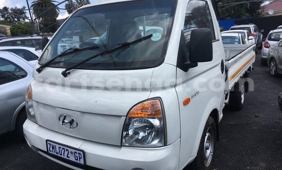 Buy Used Hyundai H200 White Truck in Ezulwini in Hhohho