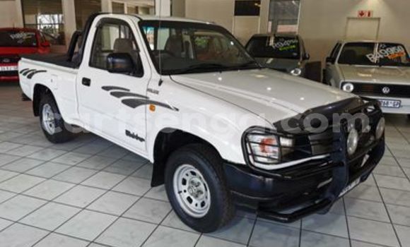Buy Used Toyota Hilux White Car in Ezulwini in Hhohho Buy Used Toyota Hilux White Car in Ezulwini in Hhohho