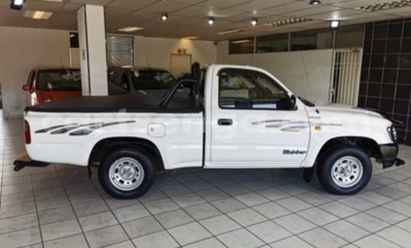 Buy Used Toyota Hilux White Car in Ezulwini in Hhohho Buy Used Toyota Hilux White Car in Ezulwini in Hhohho