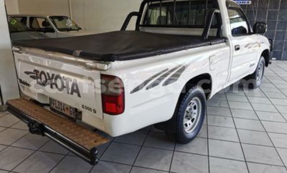 Buy Used Toyota Hilux White Car in Ezulwini in Hhohho Buy Used Toyota Hilux White Car in Ezulwini in Hhohho