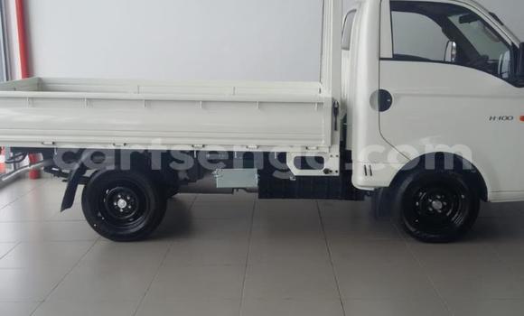 Acheter Occasion Voiture Hyundai H1 Blanc à Mbabane, Manzini Acheter Occasion Voiture Hyundai H1 Blanc à Mbabane, Manzini