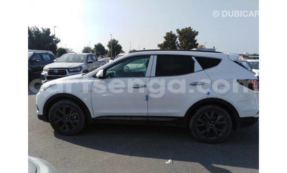 Buy Import Hyundai Santa Fe White Car in Import - Dubai in Hhohho Buy Import Hyundai Santa Fe White Car in Import - Dubai in Hhohho