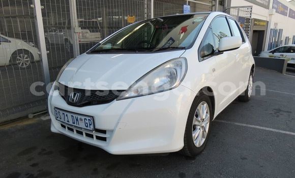 Nunua Ilio tumika Honda Jazz White Gari ndani ya Mbabane nchini Manzini Nunua Ilio tumika Honda Jazz White Gari ndani ya Mbabane nchini Manzini