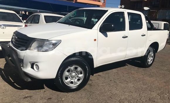 Nunua Ilio tumika Toyota Hilux White Gari ndani ya Mbabane nchini Manzini Nunua Ilio tumika Toyota Hilux White Gari ndani ya Mbabane nchini Manzini