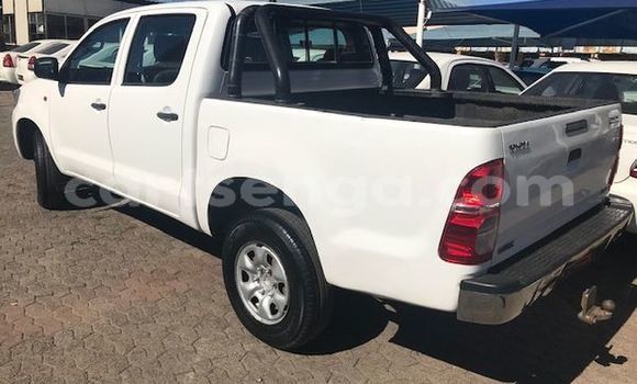 Nunua Ilio tumika Toyota Hilux White Gari ndani ya Mbabane nchini Manzini Nunua Ilio tumika Toyota Hilux White Gari ndani ya Mbabane nchini Manzini