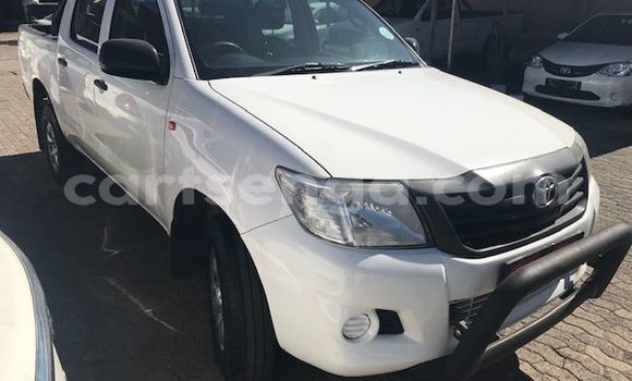 Nunua Ilio tumika Toyota Hilux White Gari ndani ya Mbabane nchini Manzini Nunua Ilio tumika Toyota Hilux White Gari ndani ya Mbabane nchini Manzini
