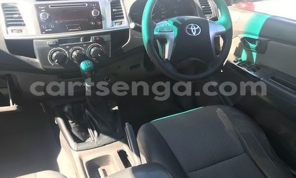 Nunua Ilio tumika Toyota Hilux White Gari ndani ya Mbabane nchini Manzini Nunua Ilio tumika Toyota Hilux White Gari ndani ya Mbabane nchini Manzini