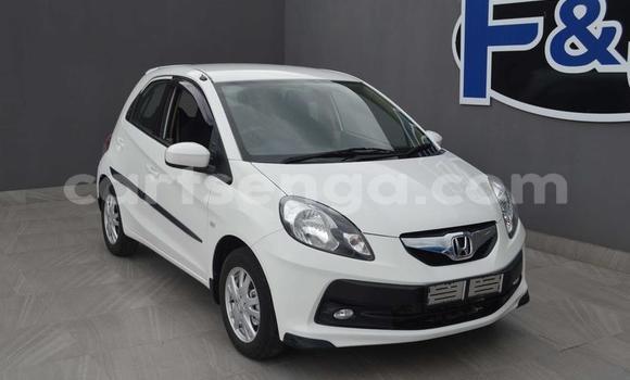 Nunua Ilio tumika Honda Brio White Gari ndani ya Manzini nchini Manzini Nunua Ilio tumika Honda Brio White Gari ndani ya Manzini nchini Manzini