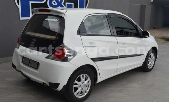 Nunua Ilio tumika Honda Brio White Gari ndani ya Manzini nchini Manzini Nunua Ilio tumika Honda Brio White Gari ndani ya Manzini nchini Manzini