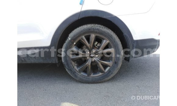 Buy Import Hyundai Santa Fe White Car in Import - Dubai in Hhohho Buy Import Hyundai Santa Fe White Car in Import - Dubai in Hhohho