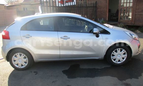 Nunua Ilio tumika Kia Rio Silver Gari ndani ya Mbabane nchini Manzini Nunua Ilio tumika Kia Rio Silver Gari ndani ya Mbabane nchini Manzini