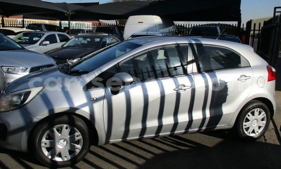 Nunua Ilio tumika Kia Rio Silver Gari ndani ya Mbabane nchini Manzini Nunua Ilio tumika Kia Rio Silver Gari ndani ya Mbabane nchini Manzini