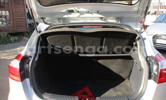 Nunua Ilio tumika Kia Rio Silver Gari ndani ya Mbabane nchini Manzini Nunua Ilio tumika Kia Rio Silver Gari ndani ya Mbabane nchini Manzini