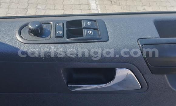 Nunua Ilio tumika Volkswagen Caravelle White Gari ndani ya Mbabane nchini Manzini Nunua Ilio tumika Volkswagen Caravelle White Gari ndani ya Mbabane nchini Manzini