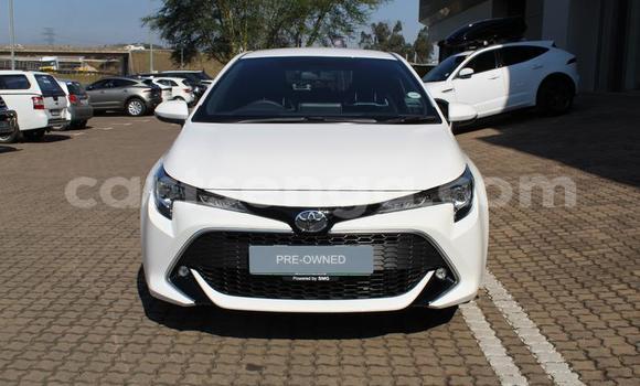 Nunua Ilio tumika Toyota Corolla White Gari ndani ya Manzini nchini Manzini Nunua Ilio tumika Toyota Corolla White Gari ndani ya Manzini nchini Manzini