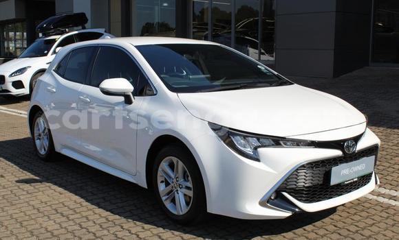 Nunua Ilio tumika Toyota Corolla White Gari ndani ya Manzini nchini Manzini Nunua Ilio tumika Toyota Corolla White Gari ndani ya Manzini nchini Manzini