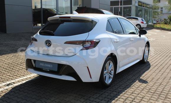 Nunua Ilio tumika Toyota Corolla White Gari ndani ya Manzini nchini Manzini Nunua Ilio tumika Toyota Corolla White Gari ndani ya Manzini nchini Manzini