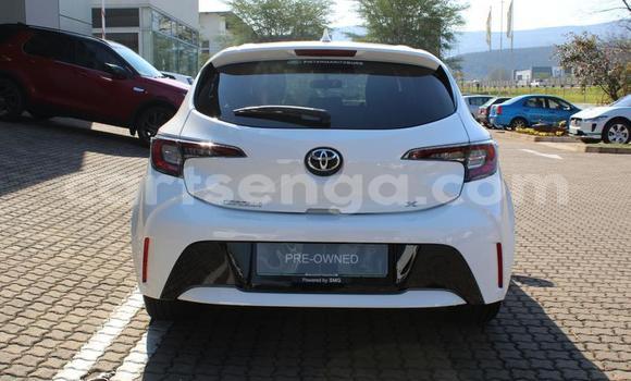 Nunua Ilio tumika Toyota Corolla White Gari ndani ya Manzini nchini Manzini Nunua Ilio tumika Toyota Corolla White Gari ndani ya Manzini nchini Manzini