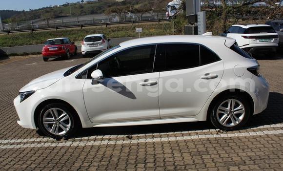 Nunua Ilio tumika Toyota Corolla White Gari ndani ya Manzini nchini Manzini Nunua Ilio tumika Toyota Corolla White Gari ndani ya Manzini nchini Manzini