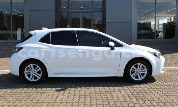 Nunua Ilio tumika Toyota Corolla White Gari ndani ya Manzini nchini Manzini Nunua Ilio tumika Toyota Corolla White Gari ndani ya Manzini nchini Manzini